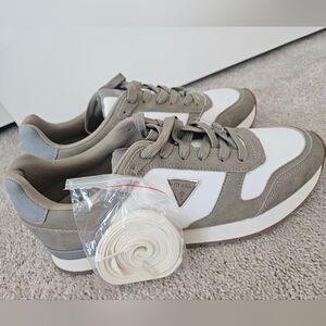 NEW Guess Men's ASTELI Sneaker, Taupe/Cream Multi 240 GMASTELI TAUPE